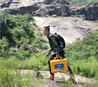 SHINE便攜式X射線(xiàn)衍射儀